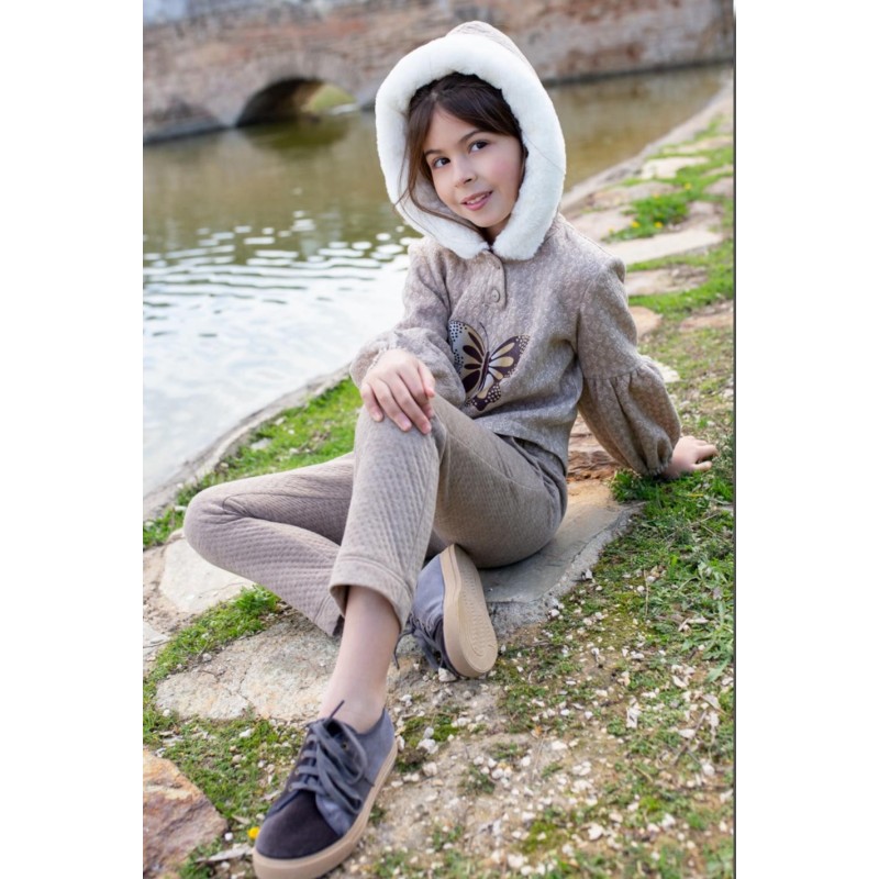Nekenia Chandal Niña Sudadera Capucha Pelo Serigrafía Mariposa Pantalón Largo Art. 22IC10