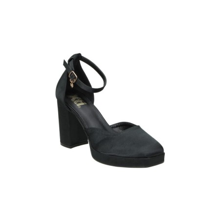 Zapatos negros XTI 141105
