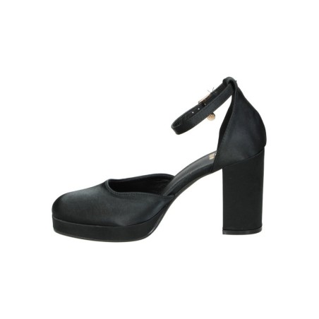 Zapatos negros XTI 141105